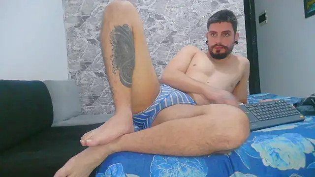 Snapshot of Aaron_kwok28 chatting on 3, 1, 2025 Aaron kwok28 online show from 3, 1, 2025