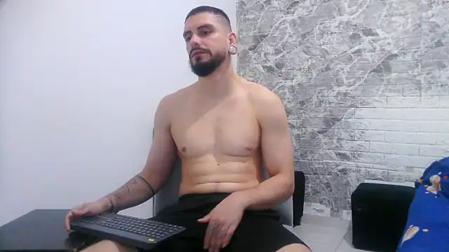 Snapshot of Aaron_kwok28 chatting on 17, 9, 2025 Aaron kwok28 online show from 17, 9, 2025