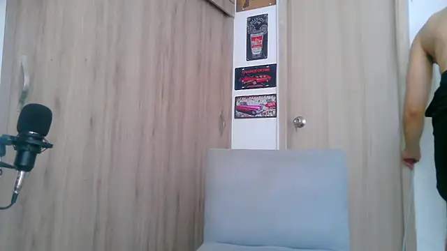 Snapshot of Aaron_kwok28 chatting on 9, 10, 2025 Aaron kwok28 online show from 9, 10, 2025