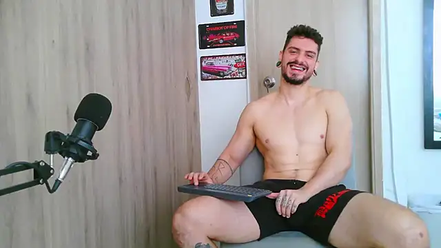 Snapshot of Aaron_kwok28 chatting on 8, 1, 2026 Aaron kwok28 online show from 8, 1, 2026