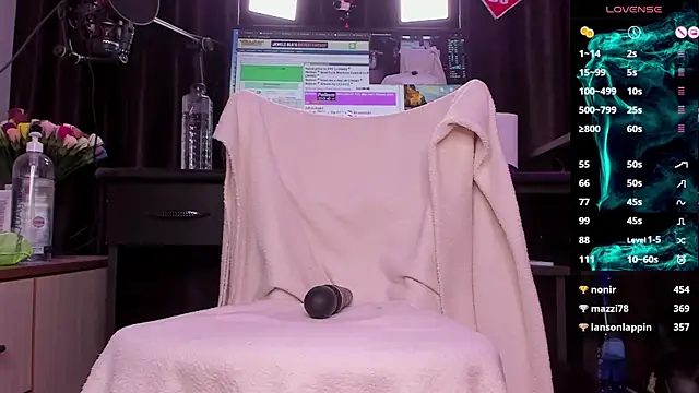 Snapshot of Raissa_sky26 chatting on 9, 1, 2025 Raissa sky26 online show from 9, 1, 2025