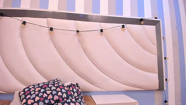 BritneyCollins online show from 18, 4, 2026