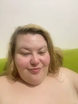 Snapshot of Busty-BBW-Emilie chatting on 1, 1, 2025 Busty-BBW-Emilie online show from 1, 1, 2025
