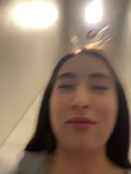 Holly Play online show from 25, 3, 2026