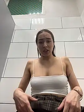 Holly Play online show from 11, 5, 2026