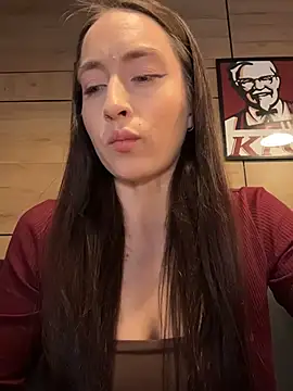 Holly Play online show from 15, 5, 2026