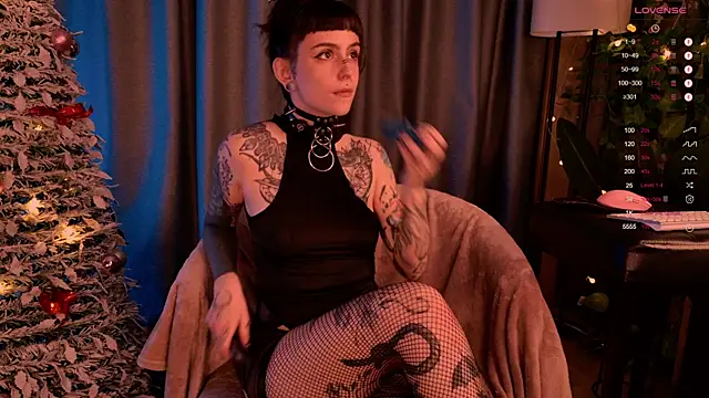 Snapshot of MichaellaMoon chatting on 29, 12, 2024 MichaellaMoon online show from 29, 12, 2024