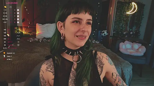 Snapshot of MichaellaMoon chatting on 8, 3, 2025 MichaellaMoon online show from 8, 3, 2025