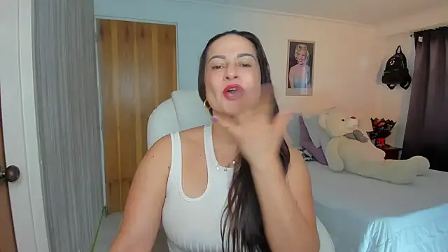 lucy diiaz online show from 30, 9, 2025