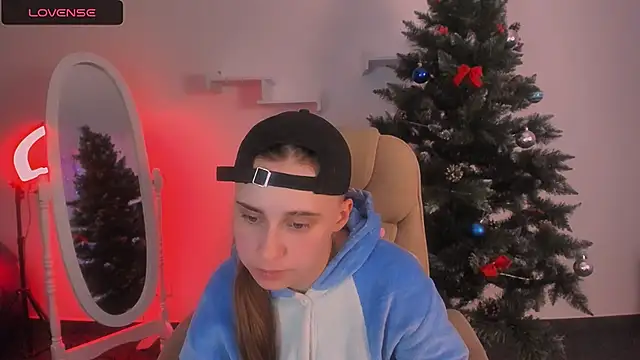 Dolly  Queen  online show from 9, 12, 2024