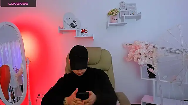 Dolly  Queen  online show from 12, 2, 2025