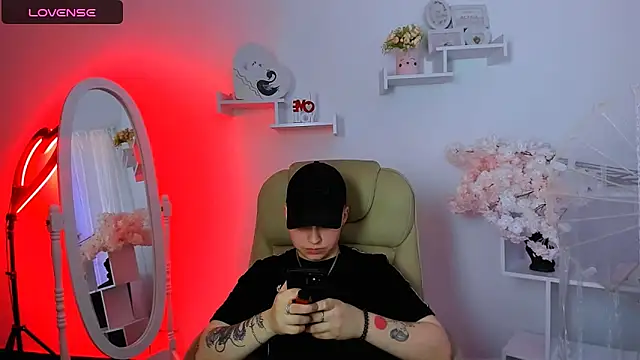 Dolly  Queen  online show from 14, 2, 2025