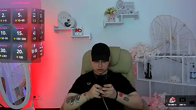 Dolly  Queen  online show from 8, 3, 2025