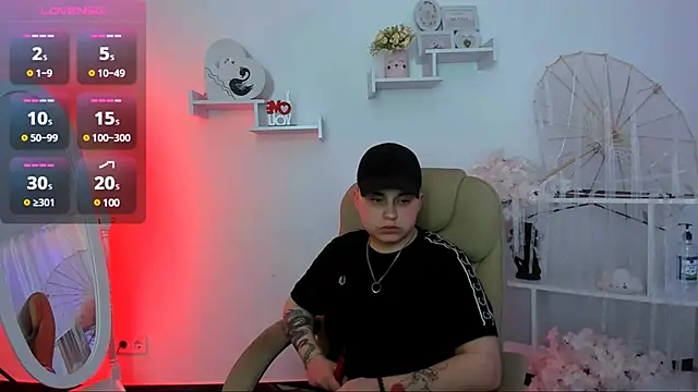 Dolly  Queen  online show from 9, 3, 2025