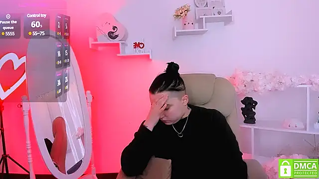 Dolly  Queen  online show from 16, 3, 2025