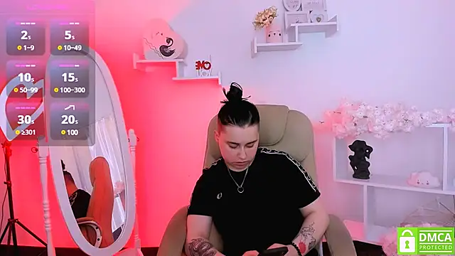 Dolly  Queen  online show from 16, 3, 2025