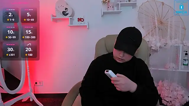 Dolly  Queen  online show from 19, 3, 2025