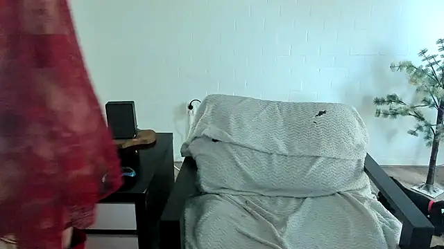 Snapshot of MendiPetite chatting on 26, 3, 2026 MendiPetite online show from 26, 3, 2026