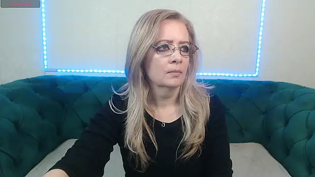 IvanaCharm online show from 1, 3, 2025