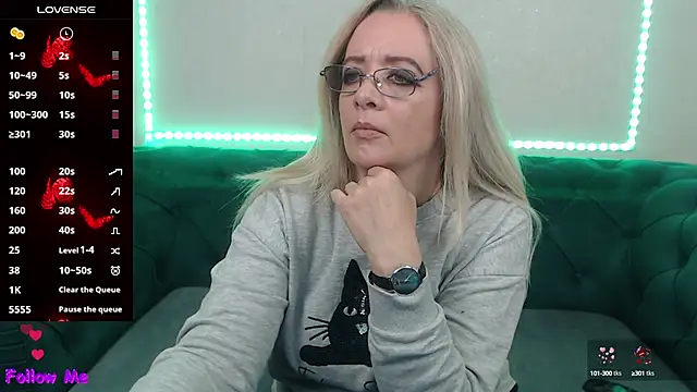 IvanaCharm online show from 3, 10, 2025