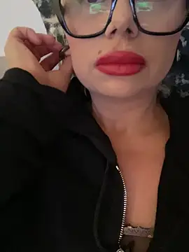 Snapshot of luna_14 chatting on 14, 10, 2025 luna 14 online show from 14, 10, 2025