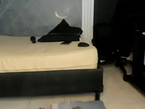 Snapshot of YummyDuooo chatting on 5, 1, 2025 YummyDuooo online show from 5, 1, 2025