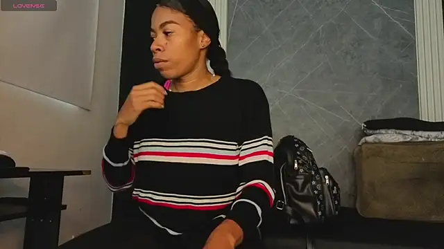 Snapshot of YummyDuooo chatting on 10, 10, 2025 YummyDuooo online show from 10, 10, 2025