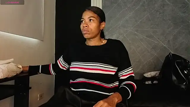 Snapshot of YummyDuooo chatting on 12, 10, 2025 YummyDuooo online show from 12, 10, 2025