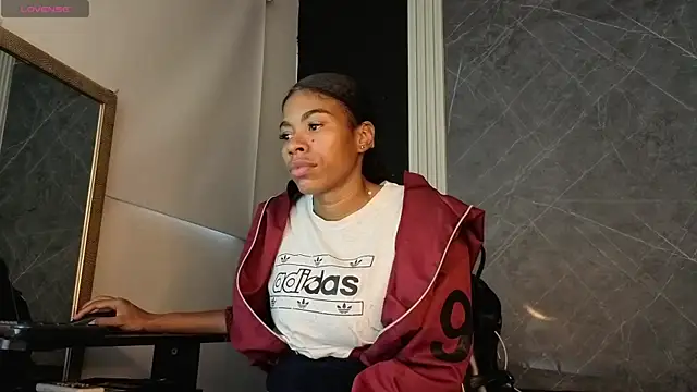 Snapshot of YummyDuooo chatting on 15, 10, 2025 YummyDuooo online show from 15, 10, 2025