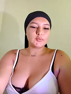 Celeste camila18 online show from 18, 9, 2025