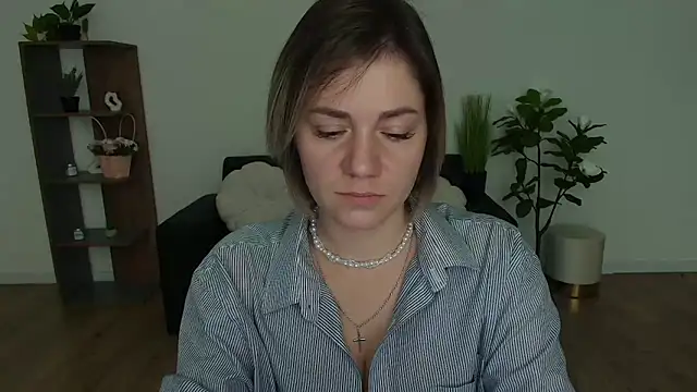 Snapshot of MariaSttone chatting on 6, 12, 2024 MariaSttone online show from 6, 12, 2024