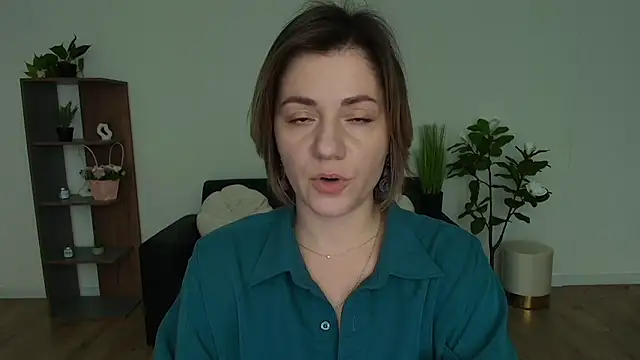 Snapshot of MariaSttone chatting on 13, 12, 2024 MariaSttone online show from 13, 12, 2024
