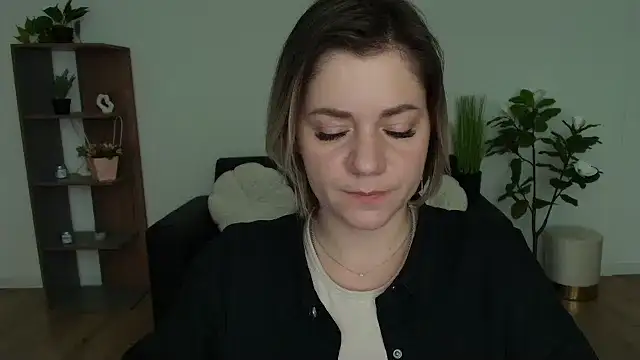 Snapshot of MariaSttone chatting on 26, 12, 2024 MariaSttone online show from 26, 12, 2024