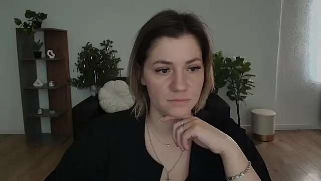 Snapshot of MariaSttone chatting on 10, 2, 2025 MariaSttone online show from 10, 2, 2025