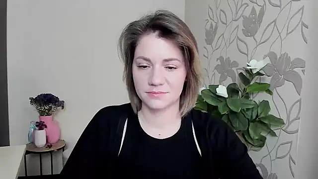 Snapshot of MariaSttone chatting on 6, 3, 2025 MariaSttone online show from 6, 3, 2025