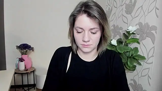 Snapshot of MariaSttone chatting on 6, 3, 2025 MariaSttone online show from 6, 3, 2025