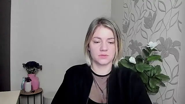 Snapshot of MariaSttone chatting on 10, 3, 2025 MariaSttone online show from 10, 3, 2025