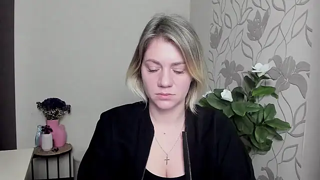 Snapshot of MariaSttone chatting on 11, 3, 2025 MariaSttone online show from 11, 3, 2025