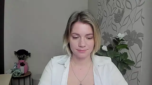 Snapshot of MariaSttone chatting on 12, 3, 2025 MariaSttone online show from 12, 3, 2025