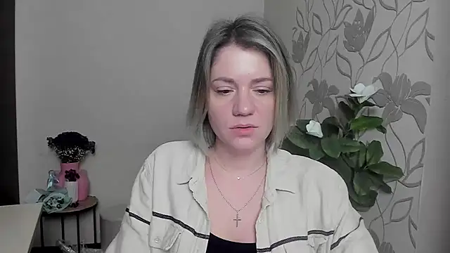 Snapshot of MariaSttone chatting on 13, 3, 2025 MariaSttone online show from 13, 3, 2025