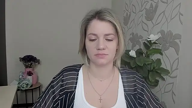 Snapshot of MariaSttone chatting on 21, 3, 2025 MariaSttone online show from 21, 3, 2025