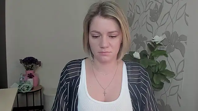 Snapshot of MariaSttone chatting on 21, 3, 2025 MariaSttone online show from 21, 3, 2025