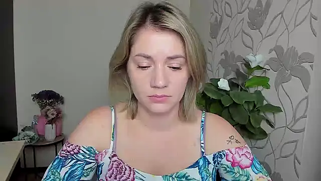Snapshot of MariaSttone chatting on 25, 9, 2025 MariaSttone online show from 25, 9, 2025