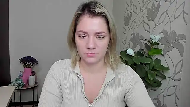 Snapshot of MariaSttone chatting on 15, 10, 2025 MariaSttone online show from 15, 10, 2025