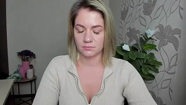 Snapshot of MariaSttone chatting on 15, 10, 2025 MariaSttone online show from 15, 10, 2025