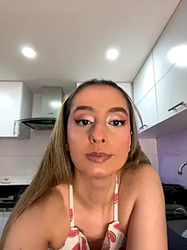 nicollefiorett online show from 29, 9, 2025