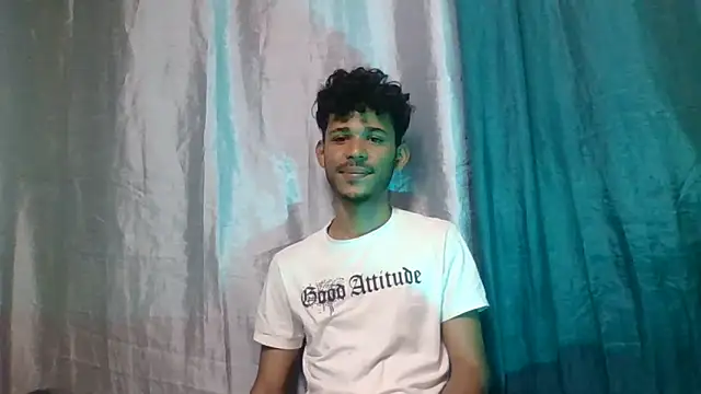 Snapshot of Luckbigcock64 chatting on 20, 12, 2024 Luckbigcock64 online show from 20, 12, 2024