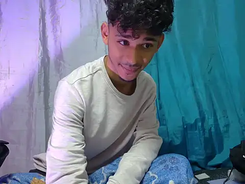 Snapshot of Luckbigcock64 chatting on 28, 12, 2024 Luckbigcock64 online show from 28, 12, 2024