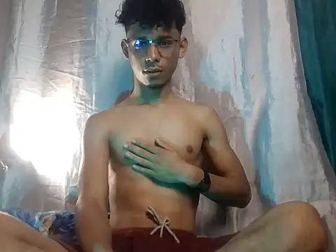 Snapshot of Luckbigcock64 chatting on 4, 1, 2025 Luckbigcock64 online show from 4, 1, 2025