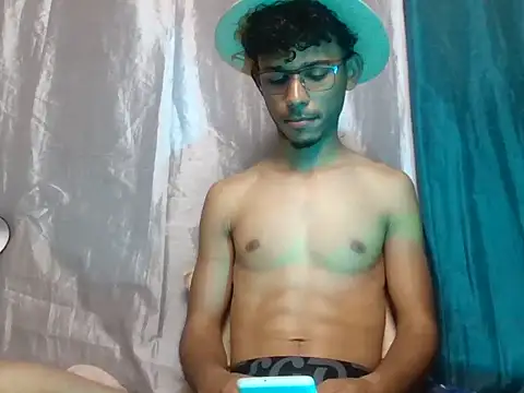 Snapshot of Luckbigcock64 chatting on 9, 1, 2025 Luckbigcock64 online show from 9, 1, 2025